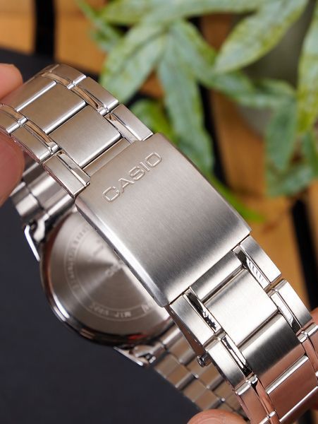 Чоловічий годинник Casio MTP-V002D-2B3 ABR-1141-0337 фото