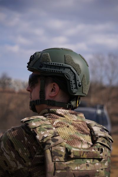 Кевларовий балістичний шолом FAST GEN III Kevlar Olive з кріпленням NVG та рейками Хакі M KIB-24014 фото